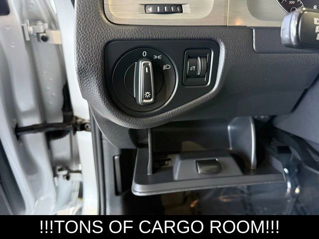 Used 2016 Volkswagen Golf S image 24