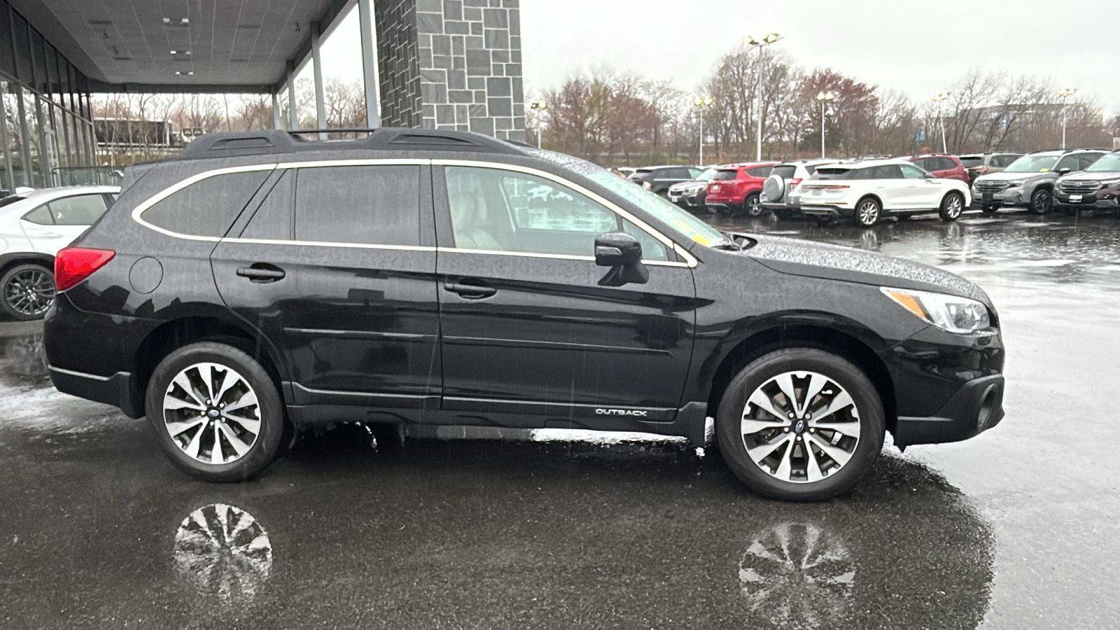 Used 2017 Subaru Outback 3.6R Limited AWD/4WD image 11