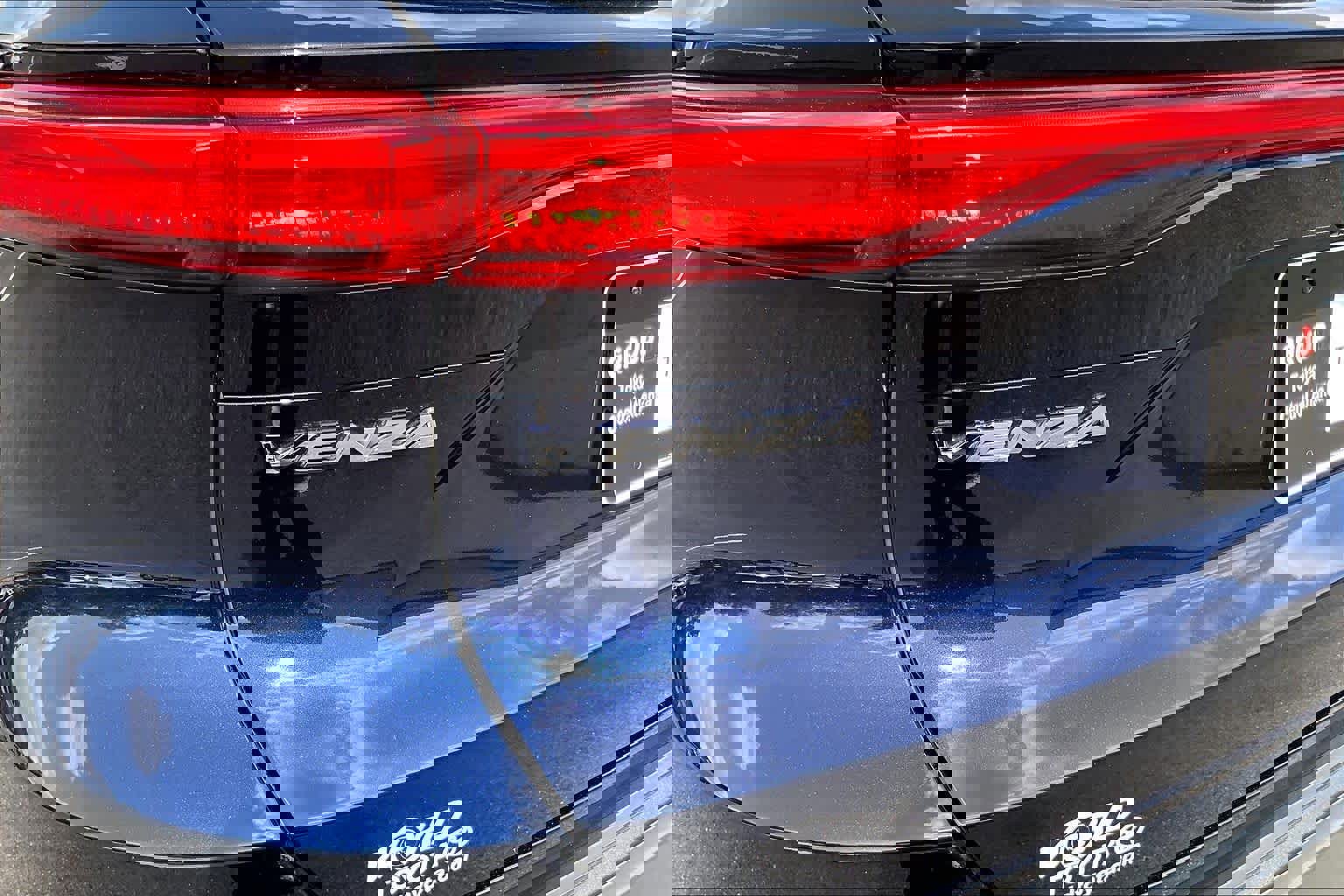 Certified 2021 Toyota Venza LE AWD/4WD image 30