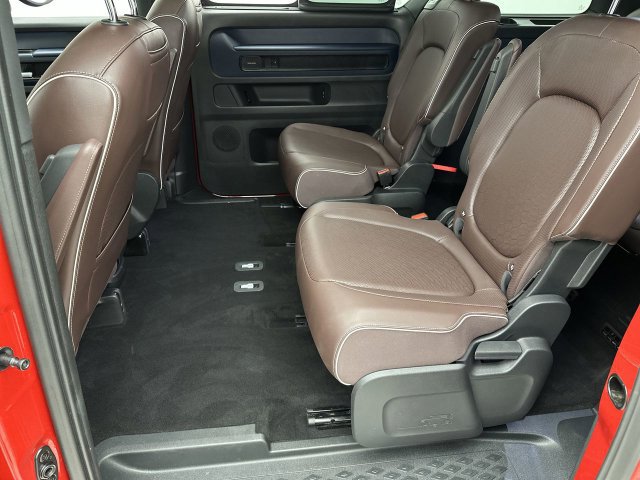 Certified 2025 Volkswagen ID. Buzz Pro S Plus AWD/4WD image 24