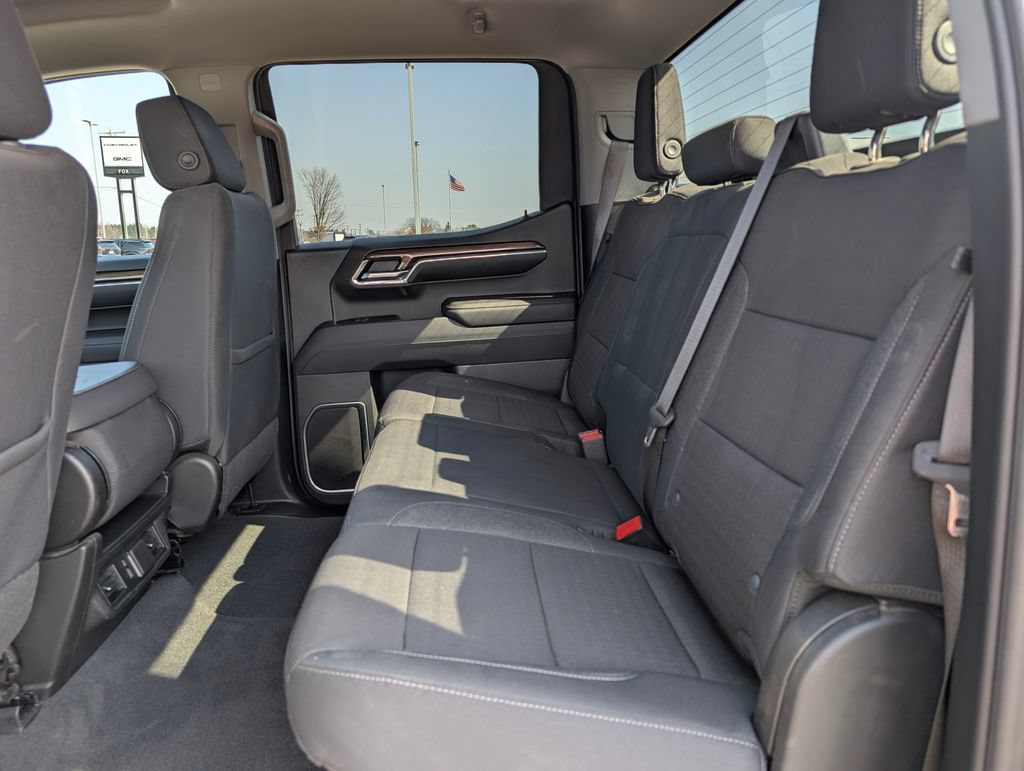 Used 2024 Chevrolet Silverado 1500 LT AWD/4WD image 26