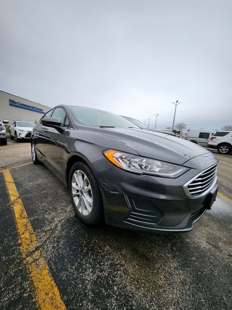 Used 2020 Ford Fusion SE image 2