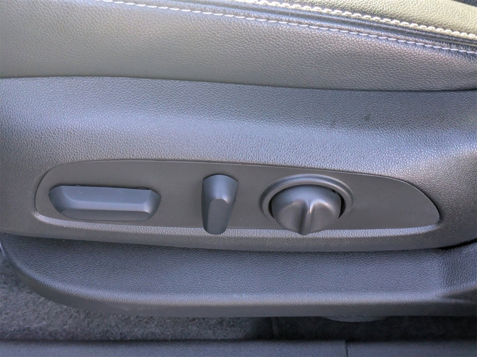 Used 2023 GMC Terrain SLT image 22