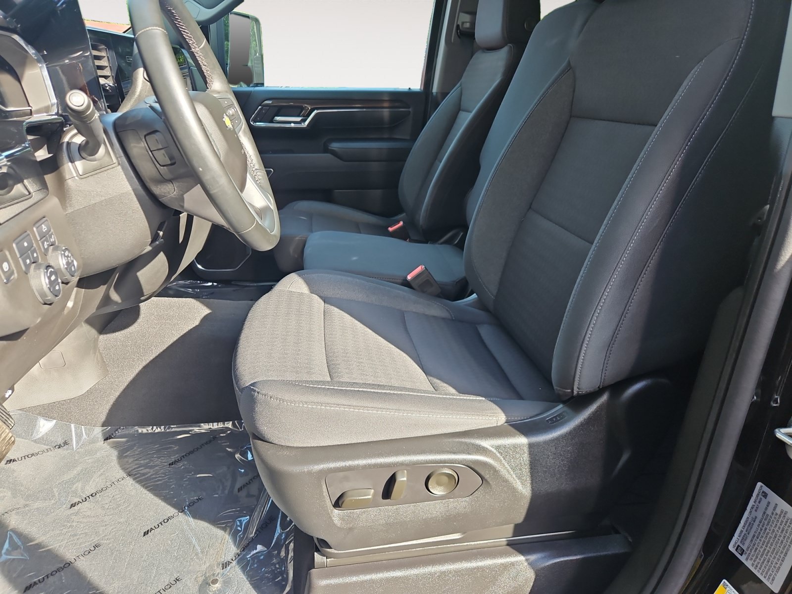 Used 2024 Chevrolet Silverado 2500 LT w/ Convenience Package AWD/4WD image 9