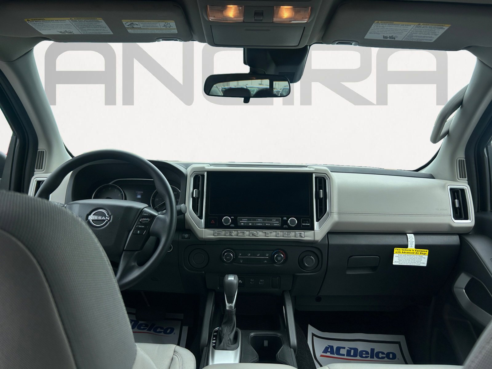 Used 2025 Nissan Frontier SV RWD image 3