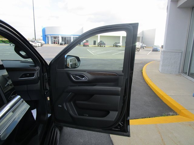 Used 2021 Chevrolet Tahoe Premier w/ Premium Package image 31