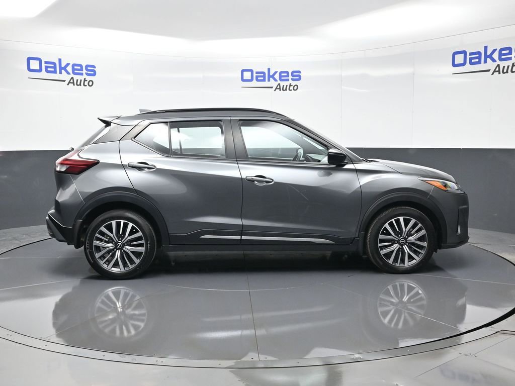Used 2023 Nissan Kicks SR w/ SR Premium Package image 9