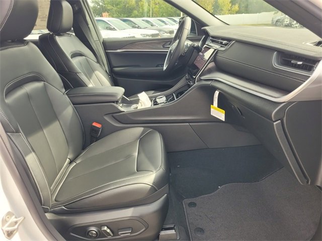 New 2025 Jeep Grand Cherokee Limited image 14