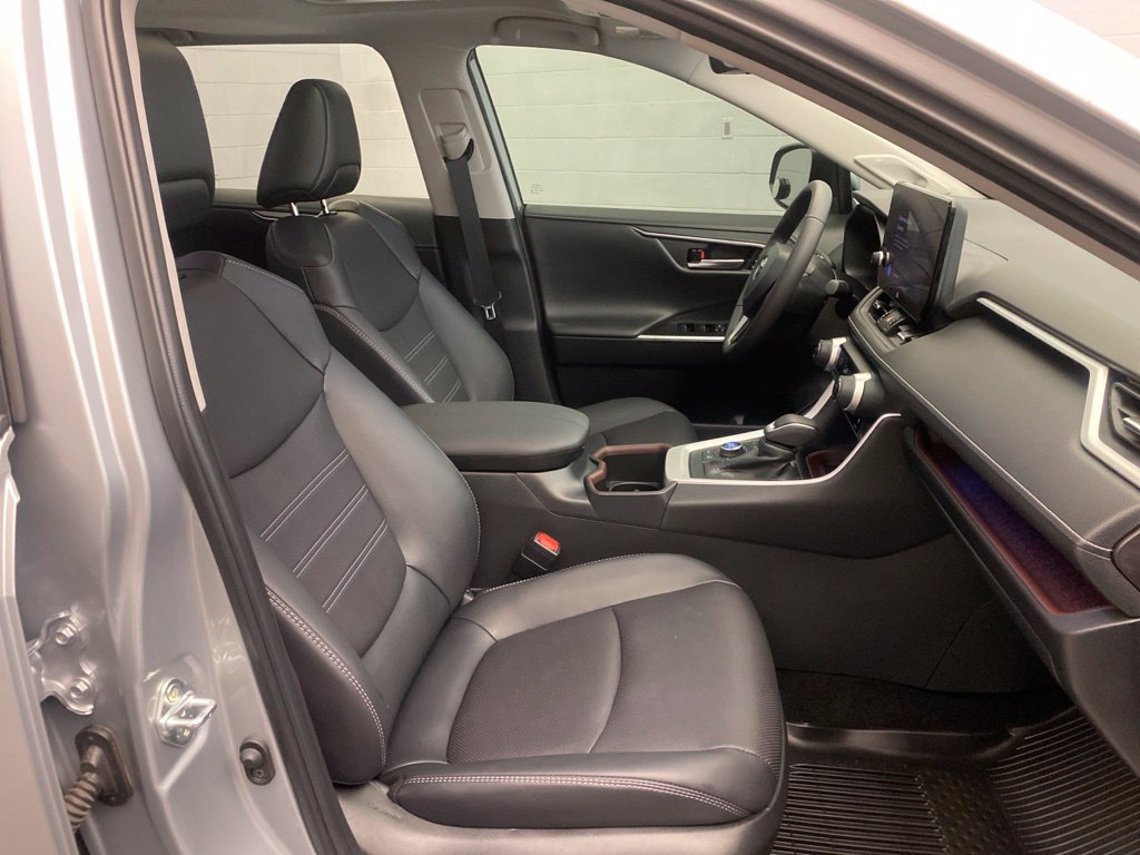 Used 2025 Toyota RAV4 Limited w/ Advanced Technology Package AWD/4WD image 24