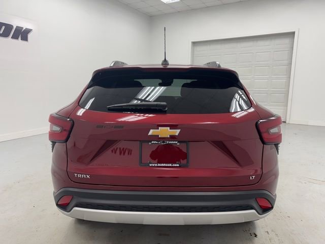 Used 2024 Chevrolet Trax LT FWD image 6