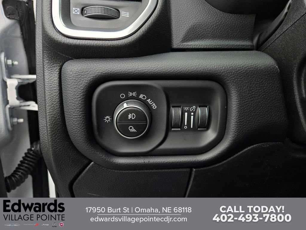 New 2026 RAM 3500 Laramie AWD/4WD image 12