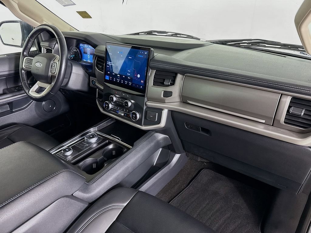 Used 2022 Ford Expedition XLT image 37