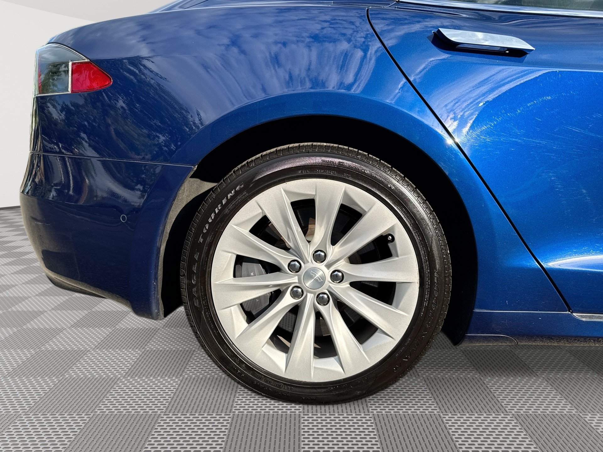 Used 2020 Tesla Model S Long Range Plus AWD/4WD image 30