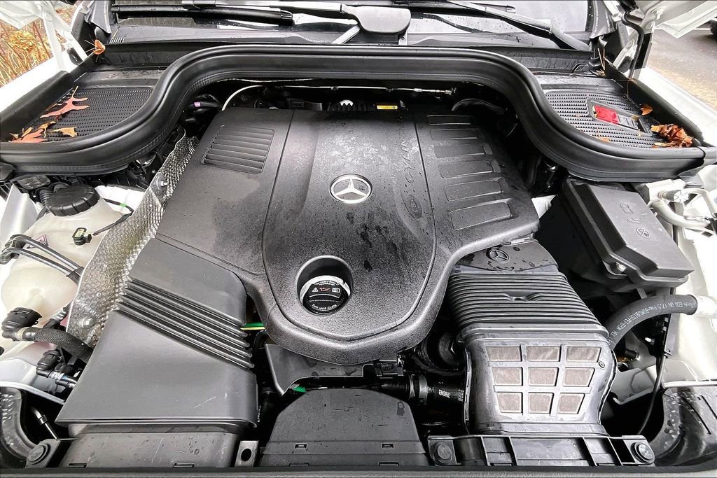 Used 2026 Mercedes-Benz GLS 450 4MATIC image 9