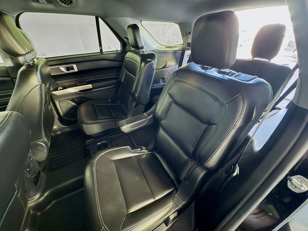 Used 2021 Ford Explorer XLT w/ Equipment Group 202A RWD image 24