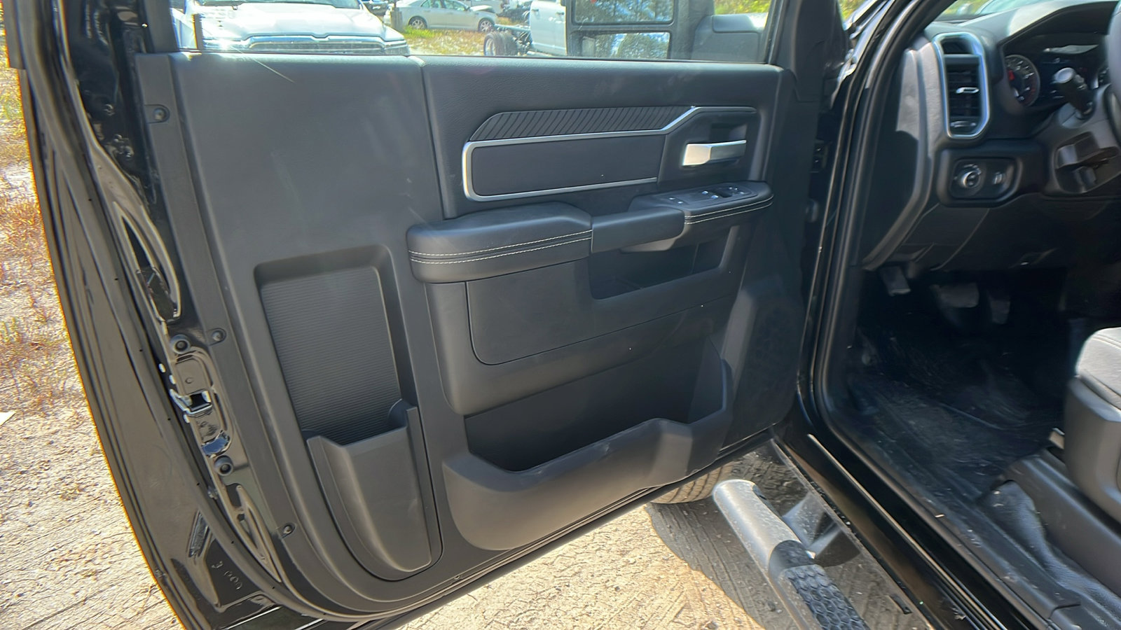 New 2025 RAM 5500 4x4 Regular Cab image 14