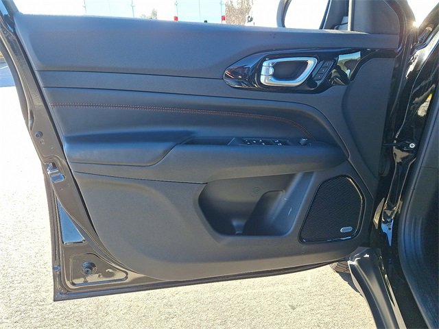 Used 2024 Jeep Compass Trailhawk w/ Trailhawk Elite Group image 12