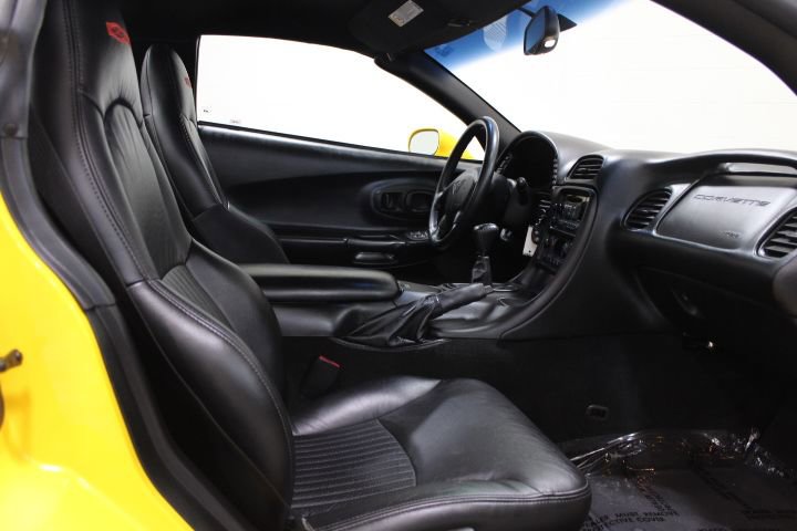 Used 2002 Chevrolet Corvette Z06 w/ Memory Pkg RWD image 18
