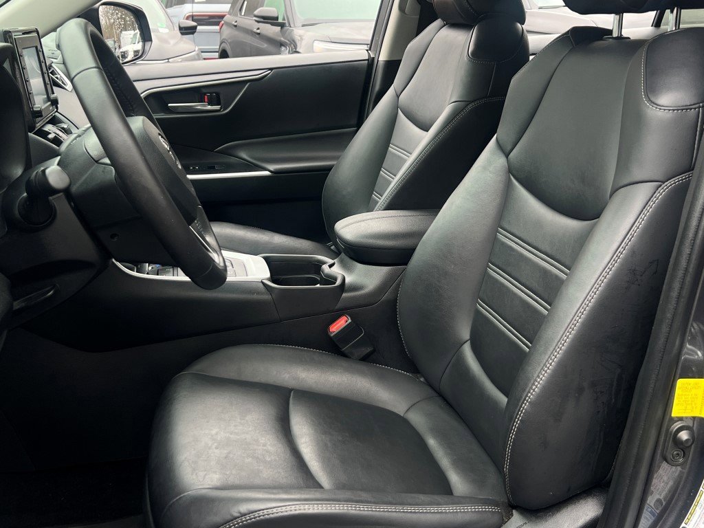 Used 2021 Toyota RAV4 XLE Premium image 26