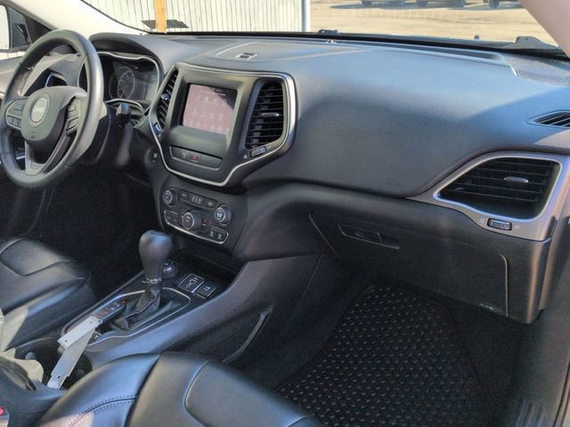 Used 2019 Jeep Cherokee Latitude Plus w/ Cold Weather Group image 29