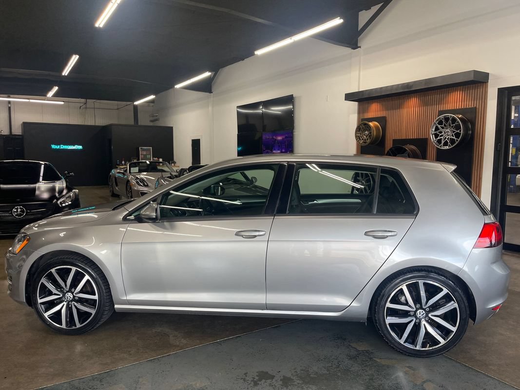 Used 2015 Volkswagen Golf TDI S FWD image 5