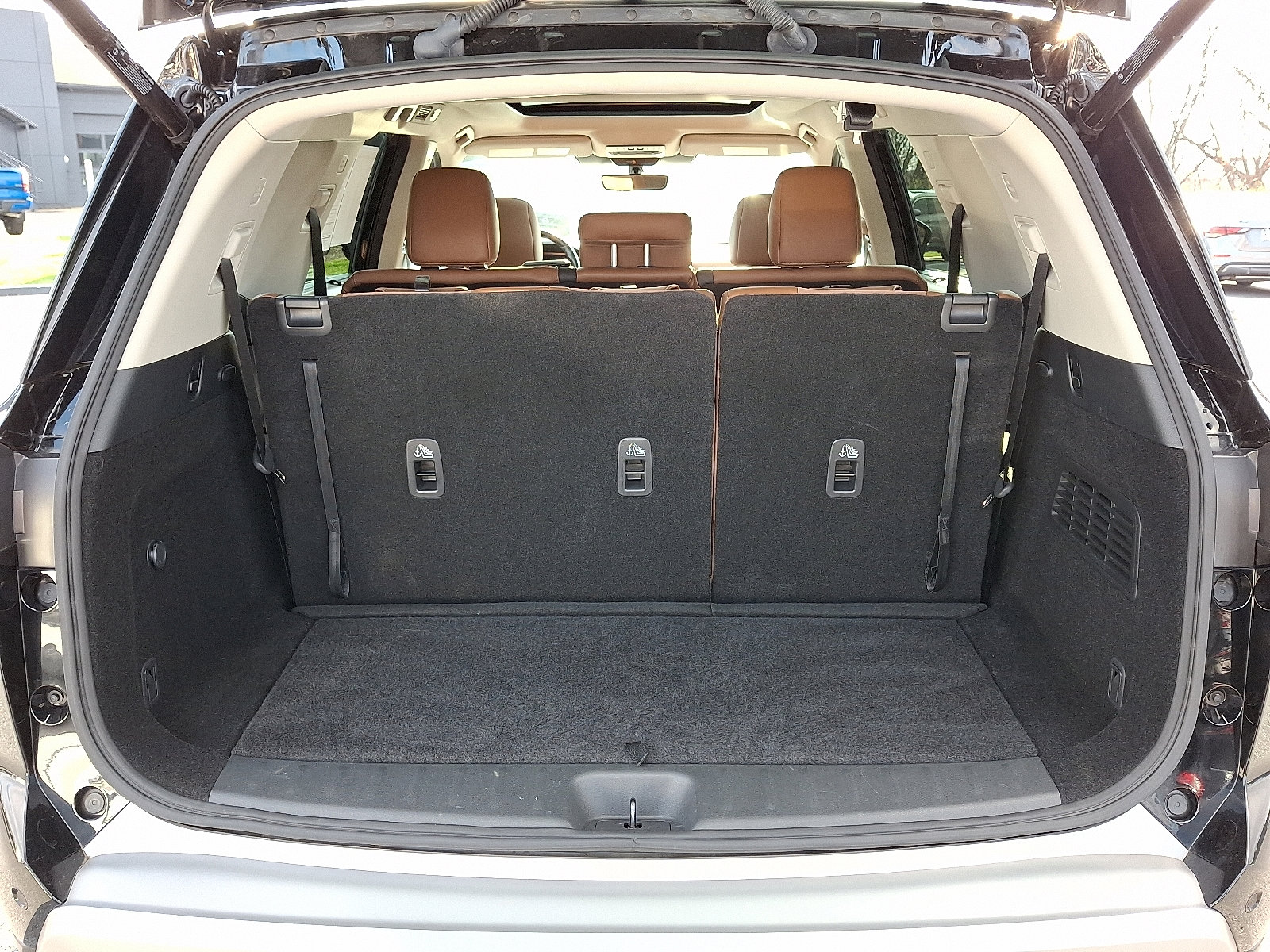 Certified 2023 Nissan Pathfinder Platinum w/ Cargo Package image 31