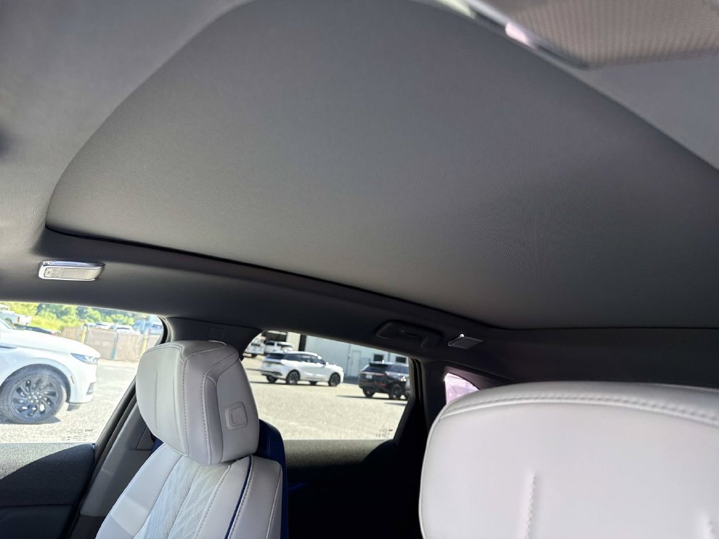 New 2027 Cadillac Optiq V w/ Deep Ocean Design Edition AWD/4WD image 32