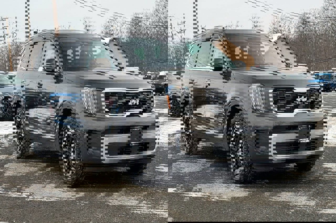 Used 2023 Kia Telluride S image 1