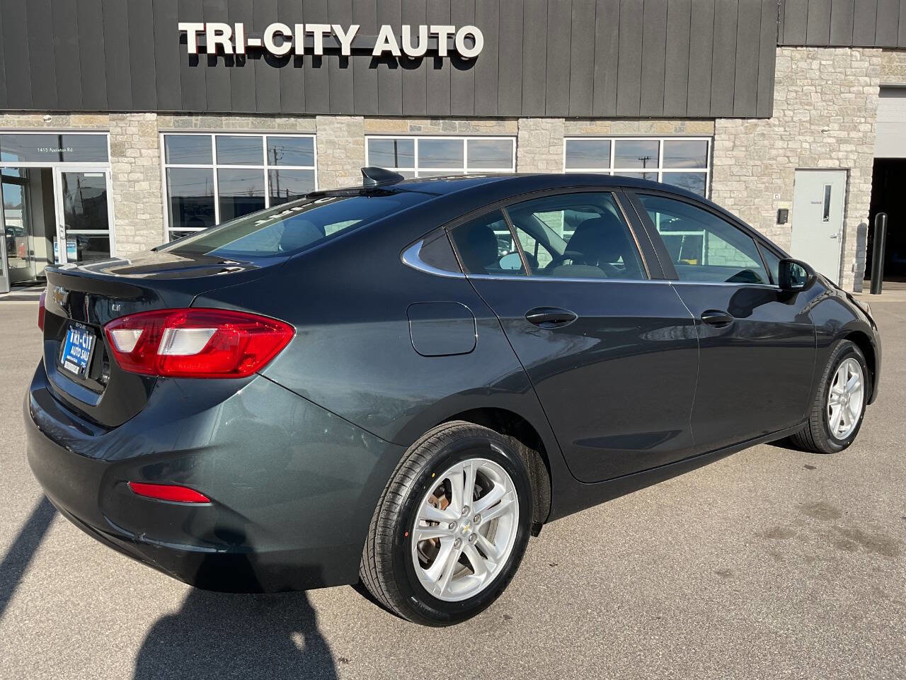 Used 2017 Chevrolet Cruze LT FWD image 7