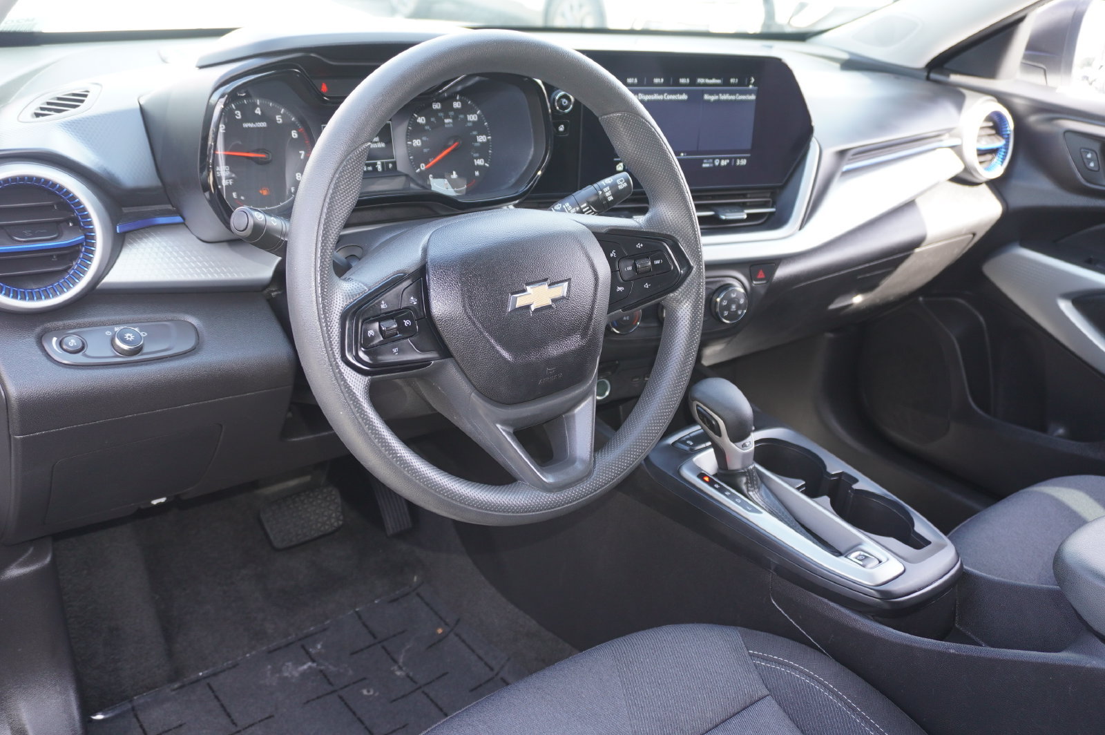 Used 2025 Chevrolet Trax LS FWD image 12
