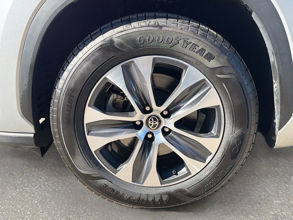 Used 2024 Toyota Highlander XLE image 42