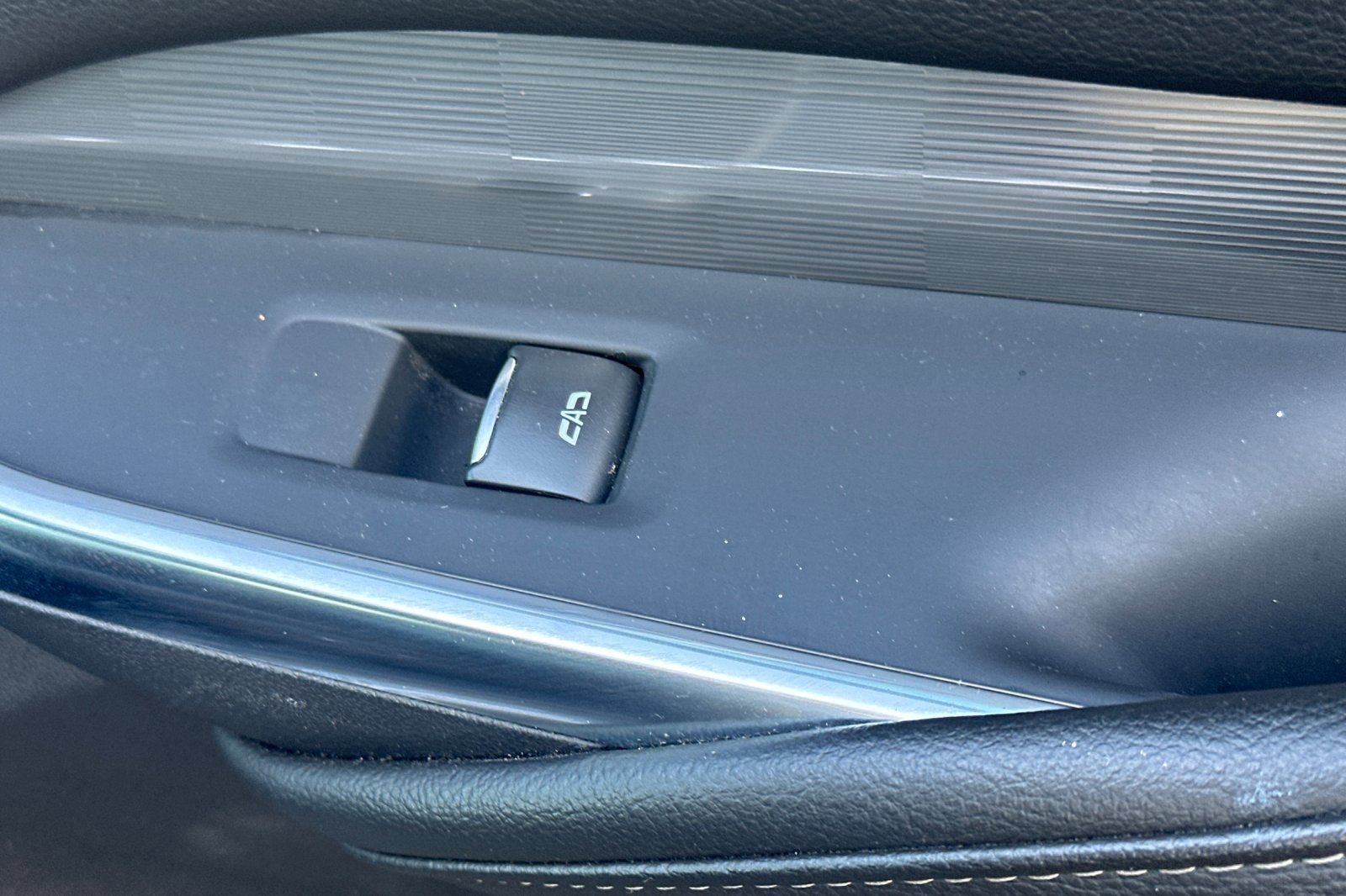 Certified 2025 Cadillac XT4 Premium Luxury FWD image 21