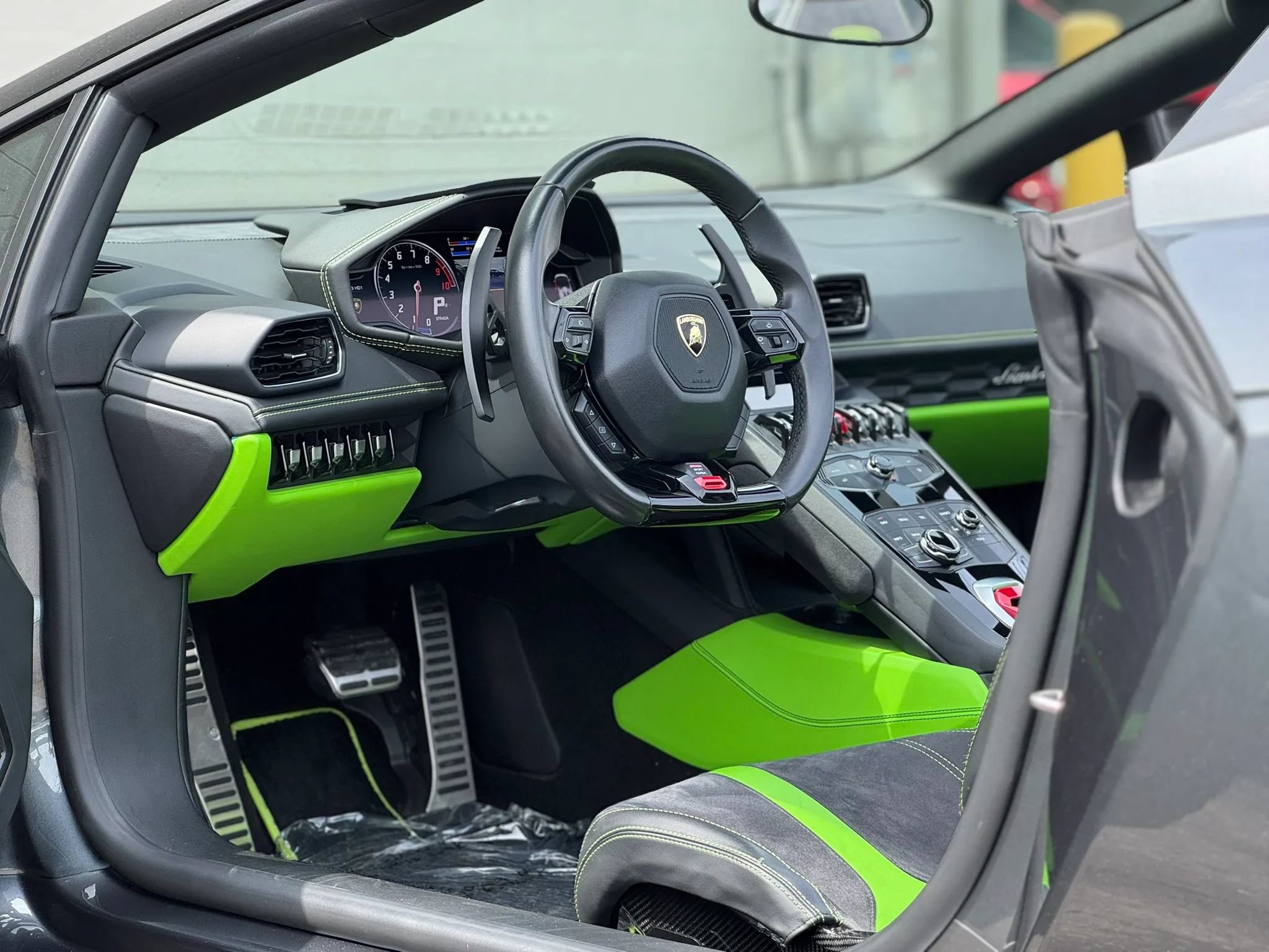 Used 2017 Lamborghini Huracan LP 610-4 AWD/4WD image 46