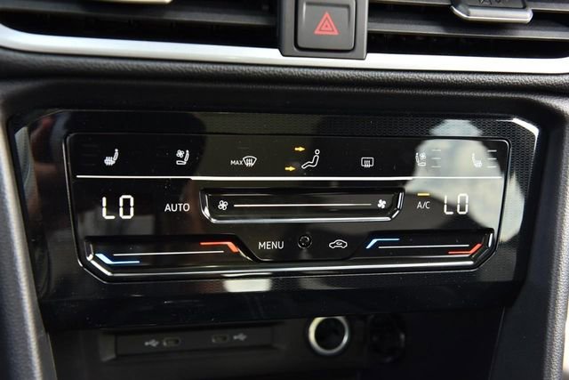 New 2025 Volkswagen Taos SEL image 14