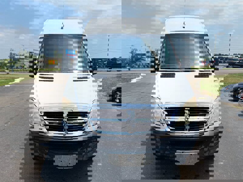 Used 2008 Dodge Sprinter 2500 image 3