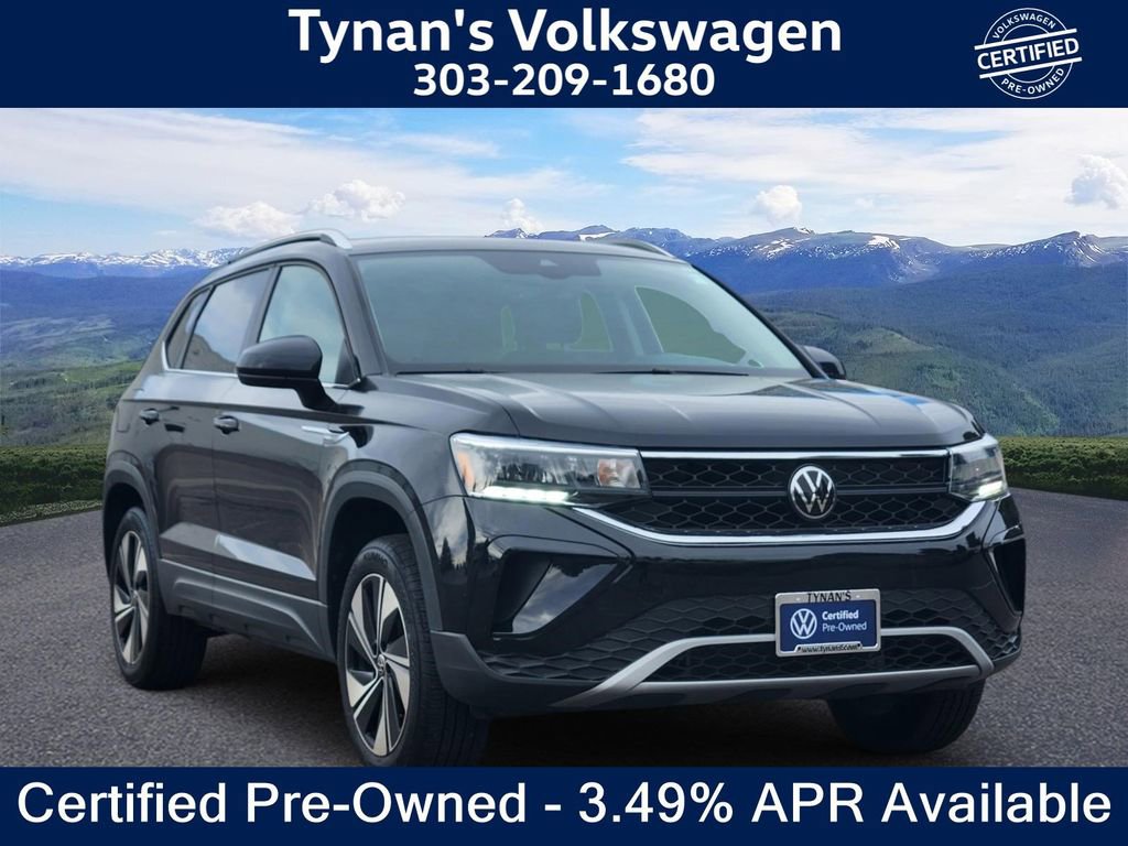 Certified 2024 Volkswagen Taos SE image 1