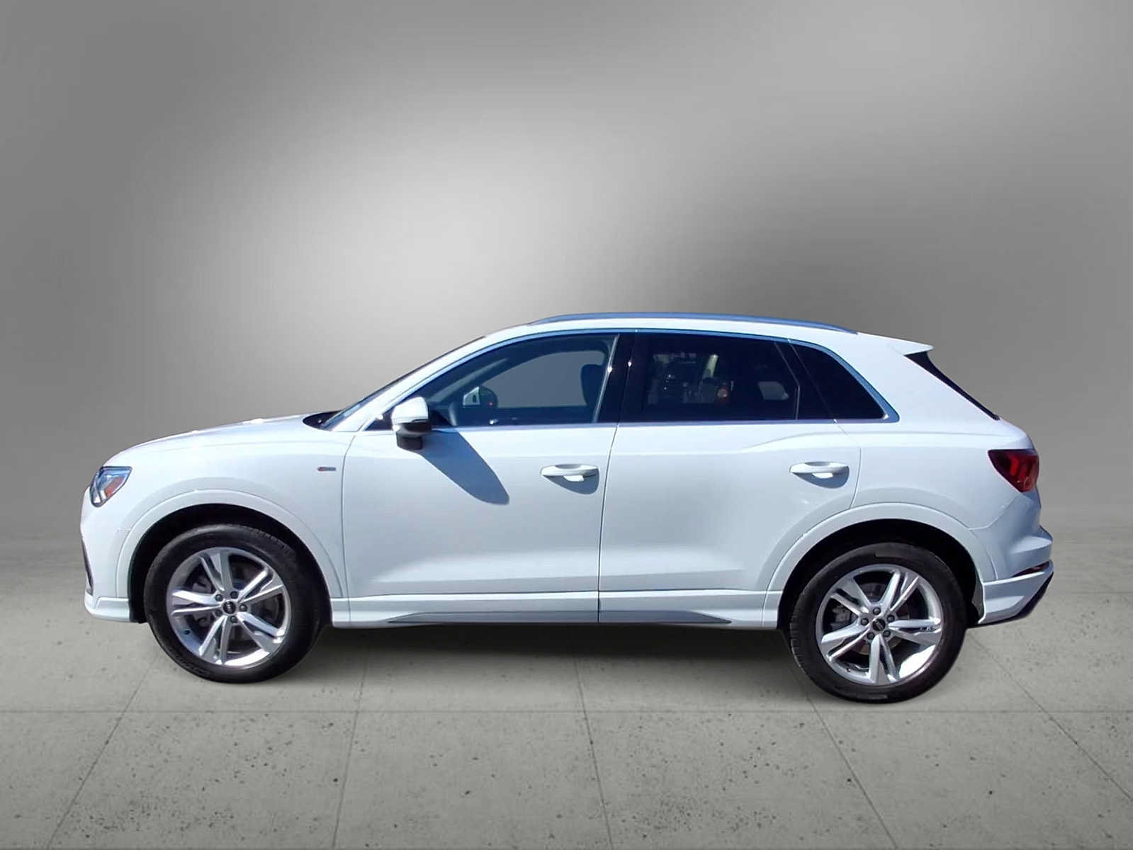 Certified 2024 Audi Q3 2.0T Premium w/ Convenience Package AWD/4WD image 5