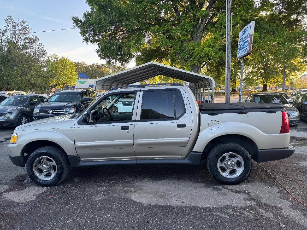 Used 2005 Ford Explorer Sport Trac XLT AWD/4WD image 11