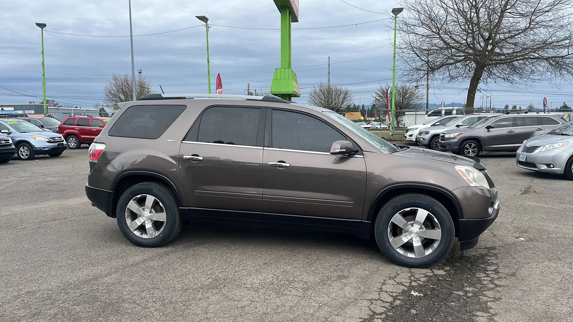 Used 2011 GMC Acadia SLT AWD/4WD image 2