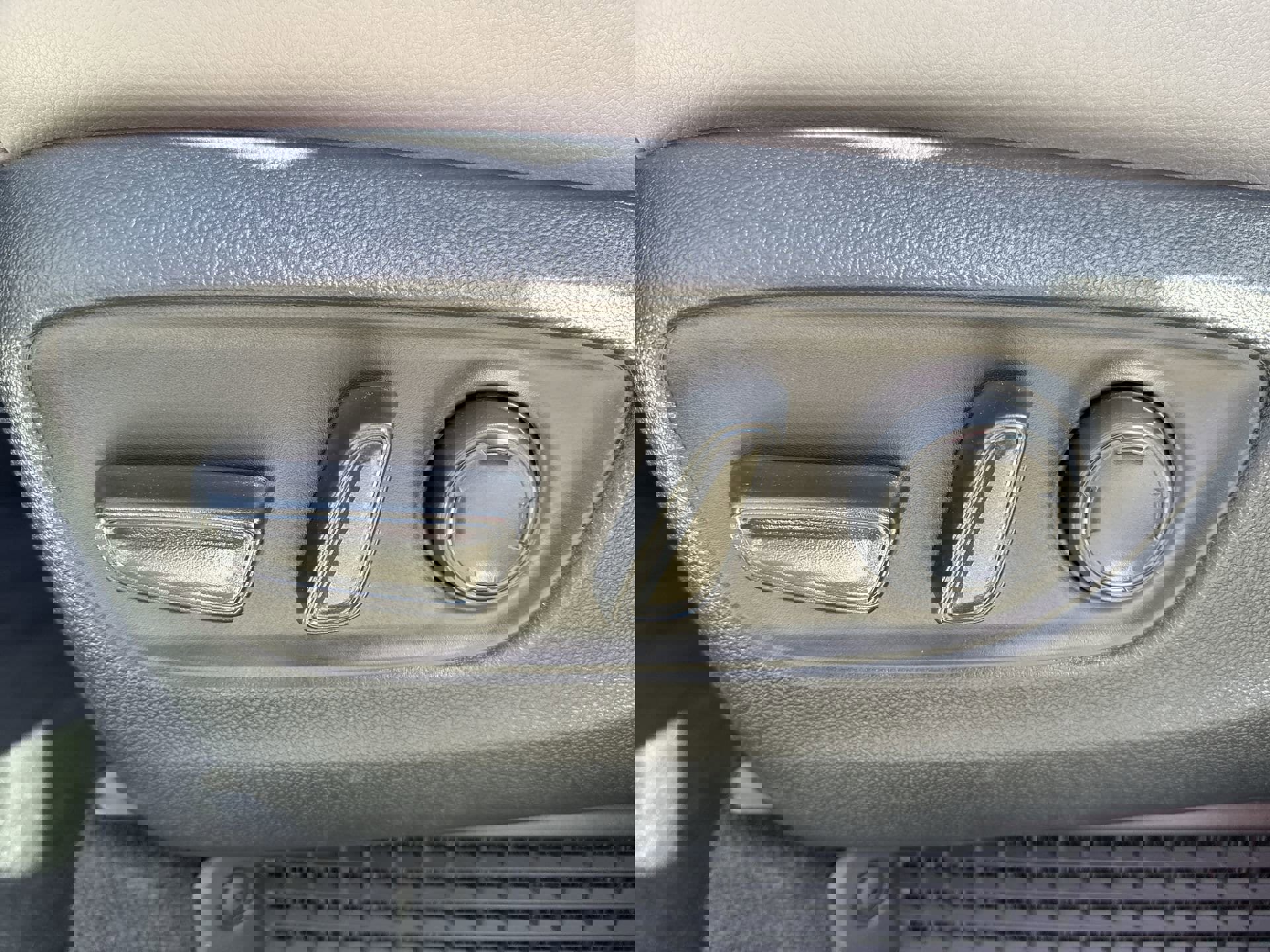 Certified 2026 Toyota Sienna XLE image 14