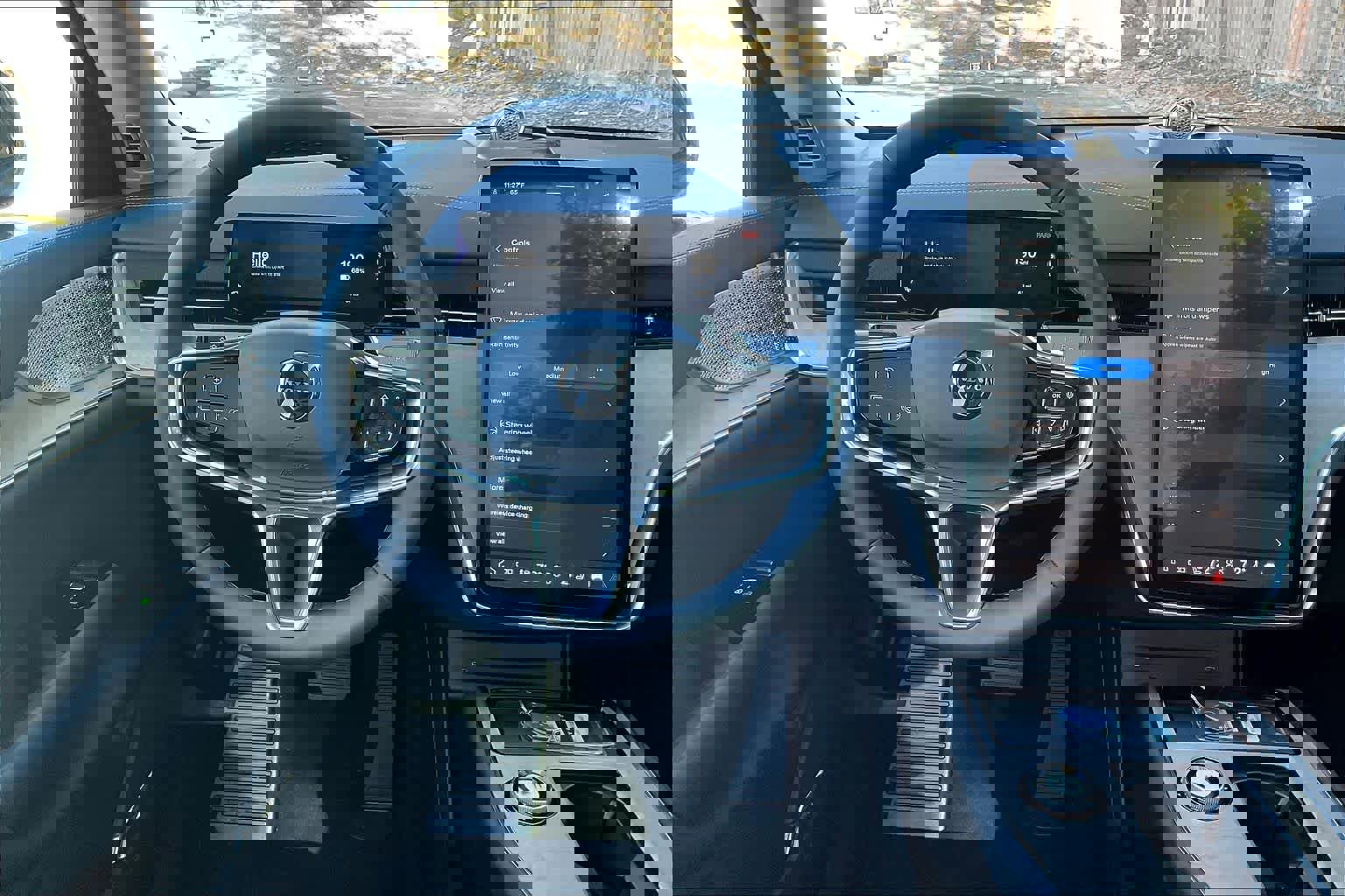 New 2025 Volvo EX90 Ultra w/ Protection Package Premier image 15