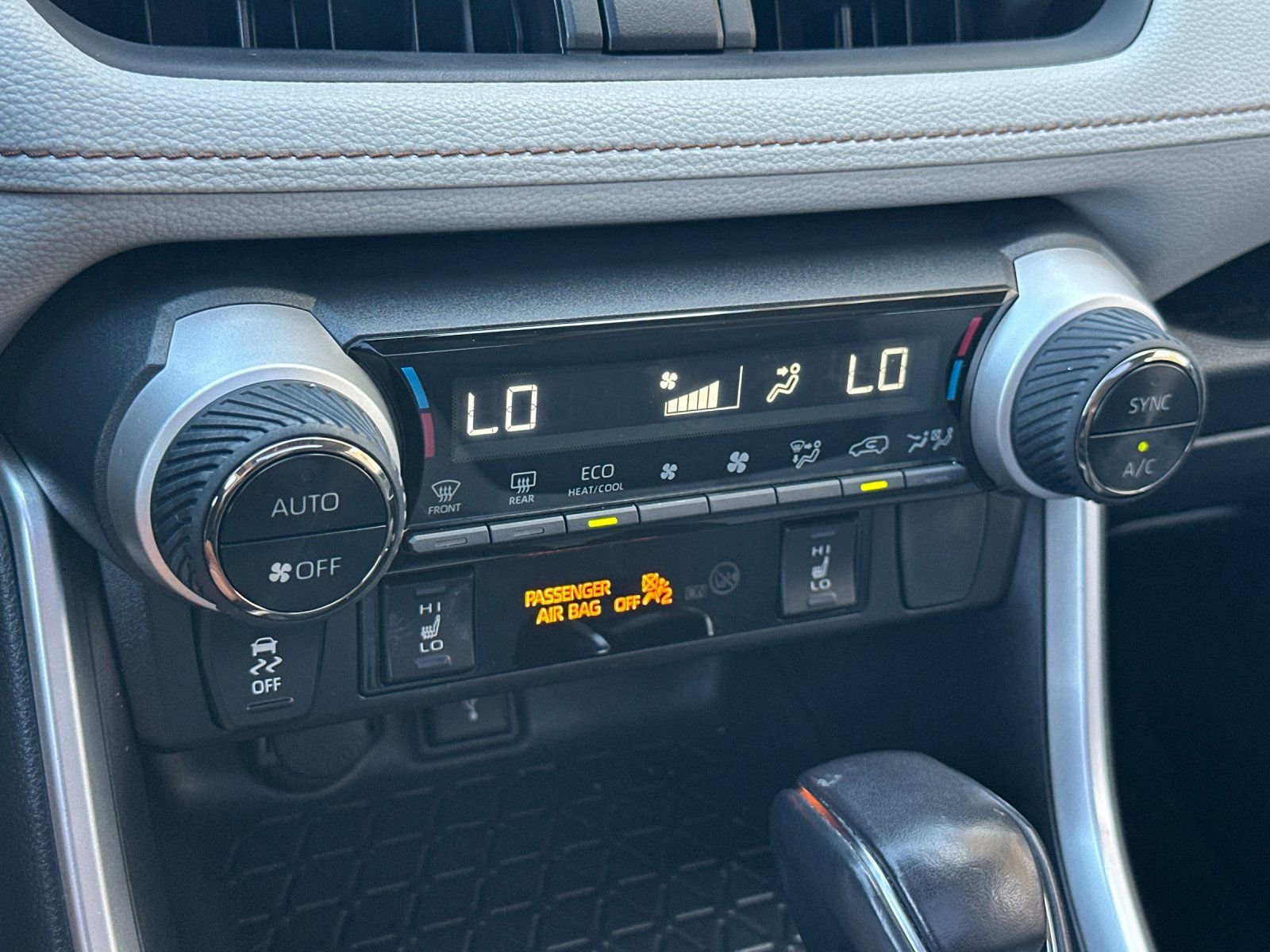 Used 2021 Toyota RAV4 XLE w/ Convenience Package AWD/4WD image 23