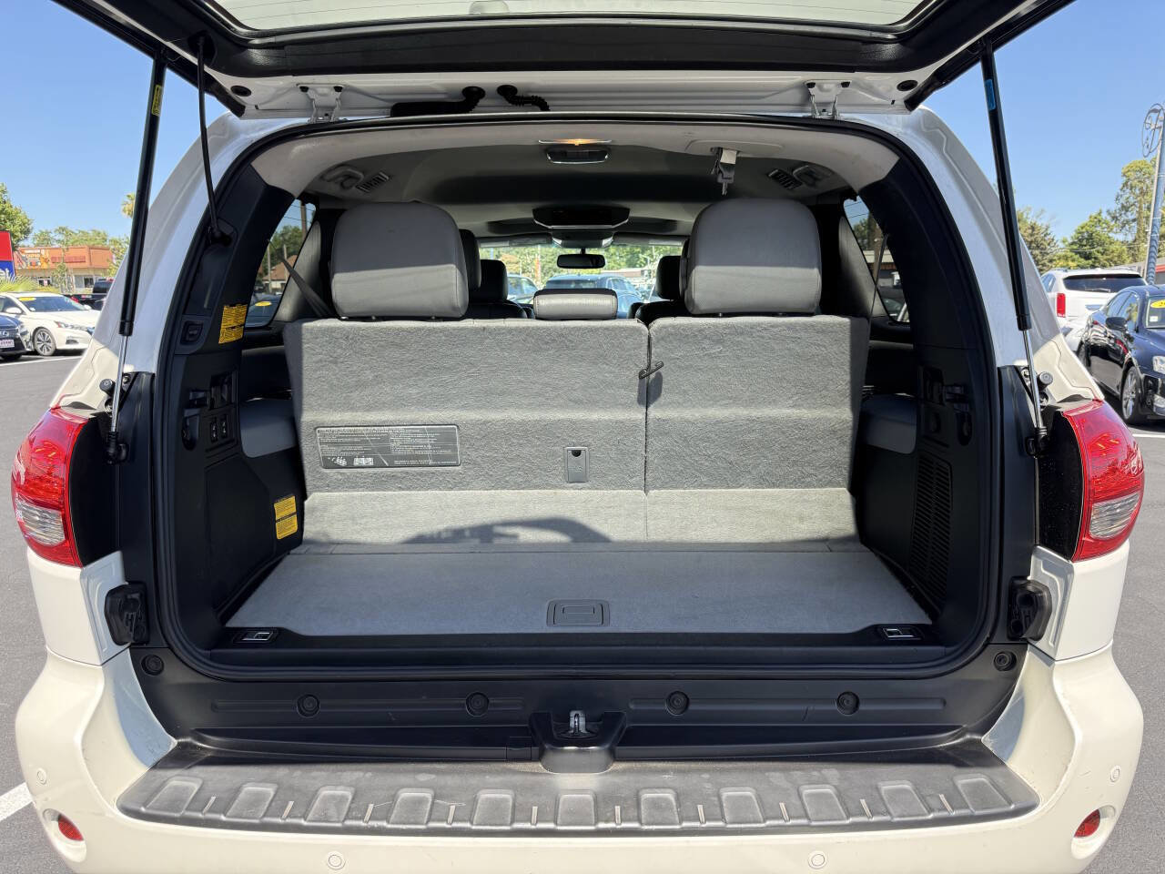 Used 2012 Toyota Sequoia Platinum image 28