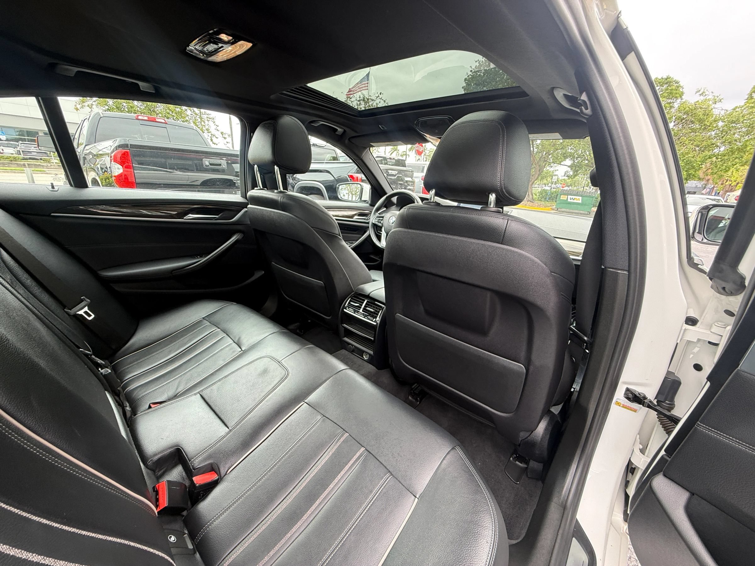Used 2019 BMW 530i w/ Convenience Package RWD image 25