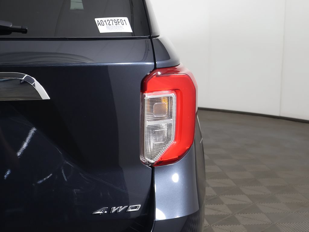 Used 2024 Ford Explorer XLT w/ Equipment Group 202A AWD/4WD image 17