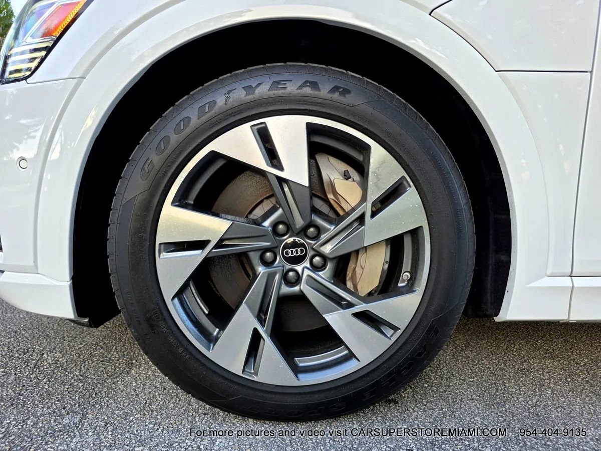 Used 2021 Audi e-tron Premium w/ Convenience Plus Package image 90
