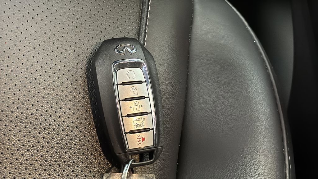 Used 2023 INFINITI QX60 Luxe image 41