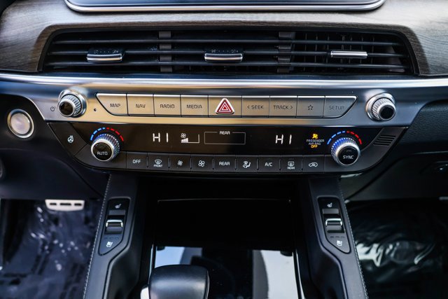 Used 2021 Kia Telluride SX w/ SX Prestige Package image 20