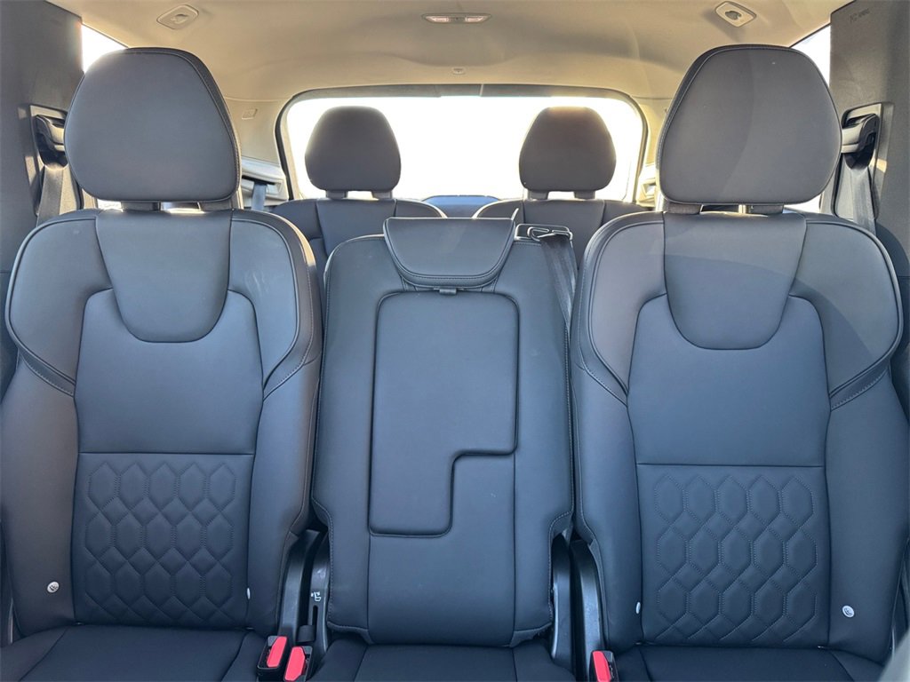 Certified 2025 Volvo XC90 B5 Plus image 22