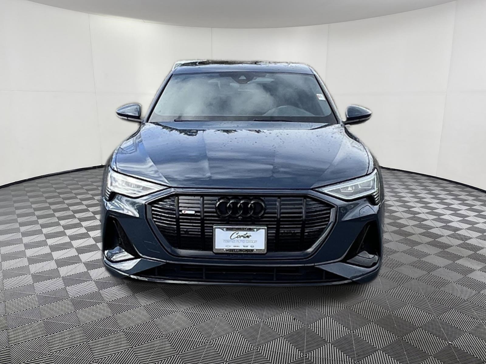 Used 2023 Audi e-tron Premium Plus w/ Premium Plus Package image 2